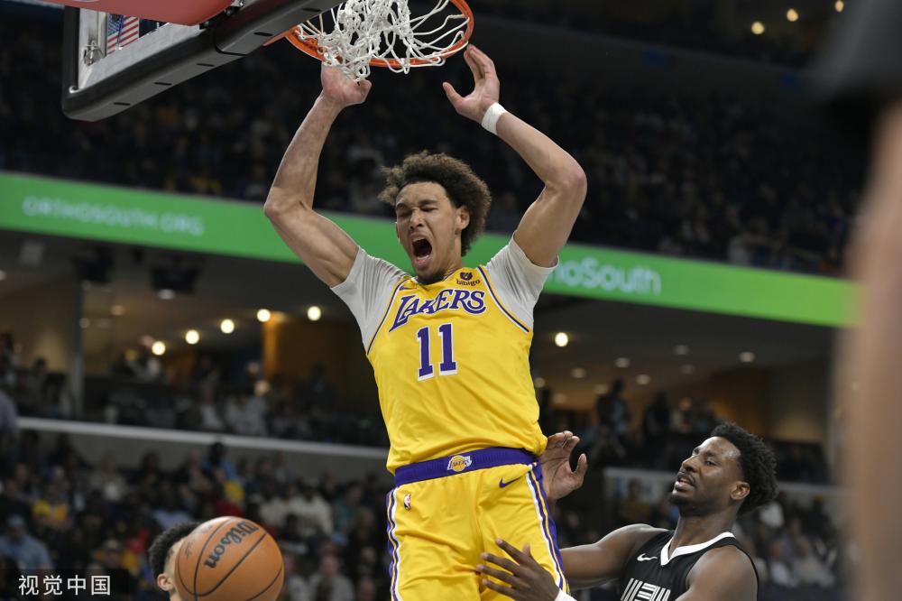 勒两人身上 勒两人身上