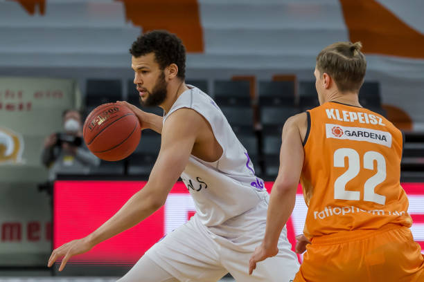 Relevo：皇马对姆巴佩和维尼修斯并不担心，并认为进球只是时间问题